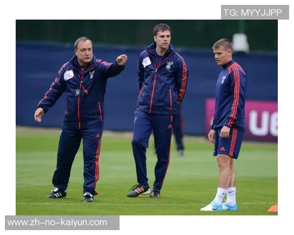 《模仿路边足球球星的技巧与训练方法解析》 《模仿路边足球球星的技巧与训练方法解析》